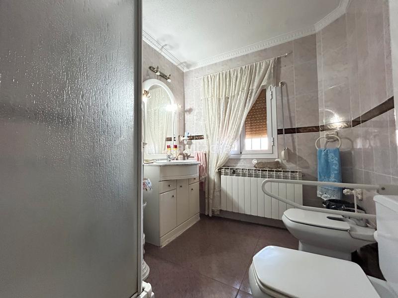 Foto 630189d6-17e1-4ed9-a177-68b3f7fb28e8. Reihenhaus mit heizung in Cadalso de los Vidrios