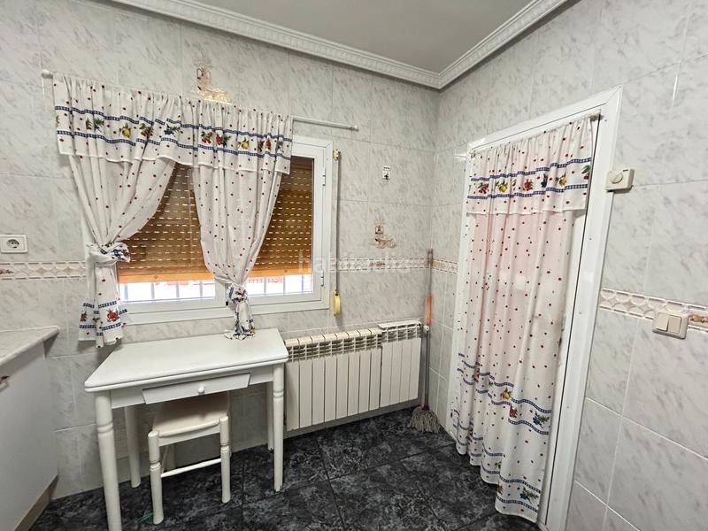 Foto a5f2f73e-ca64-40b0-9548-ff790356378e. Reihenhaus mit heizung in Cadalso de los Vidrios