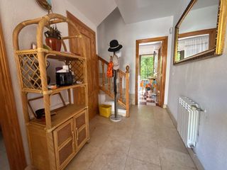 Casa adossada  Calle recaudador 35. Se vende chalet adosado en el casco urbano, el tiemblo