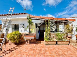 Casa adossada  Calle honduras. Adosado con encanto y espacio en una de las zonas con más proyec