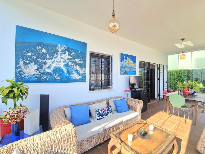 Foto 690509fe-dd99-428a-b515-3e3d85488c77. Chalet avec chauffage piscine dans Los Gallos Chiclana de la Frontera