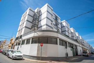 Appartement  Calle carraca. Tu nuevo hogar te está esperando ,amplia vivienda con muchas pos