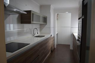 Lloguer Pis a El Carmen. Piso en alquiler de 3 habitaciones en batallones de marina