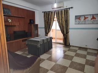 Etagenwohnung  Avenida manuel de falla. Un refugio urbano con luz propia en pleno centro