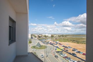 Flat  Avenida ronda del estero. Amaneceres sobre el parque natural el ático que define un nuevo