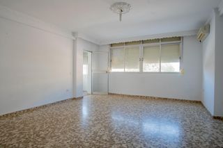 Appartamento  Calle ramon menendez pidal. Amplitud y luz natural vivienda de 3 habitaciones en el centro d