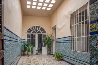 Flat  Calle napoles. Vivienda en planta baja con encanto tradicional y azotea para di