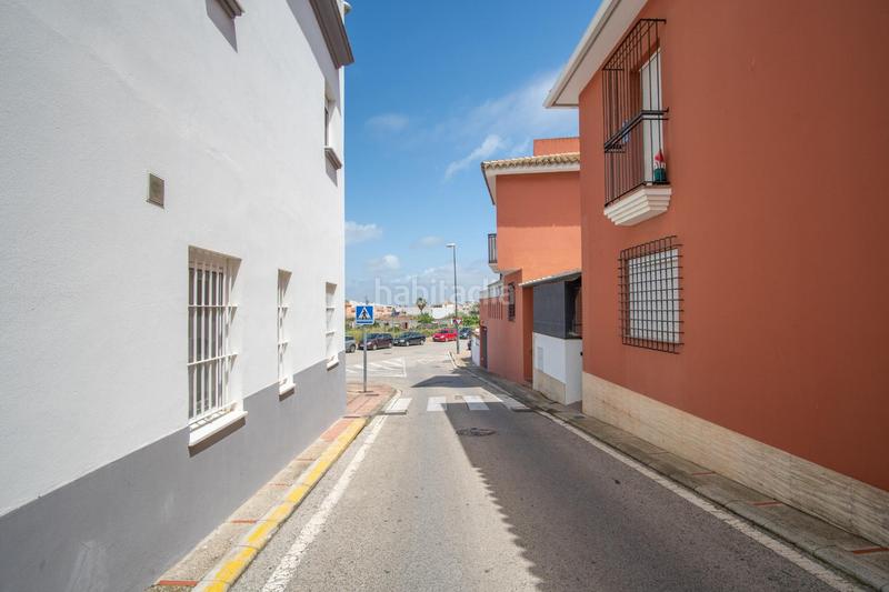 Foto 0d36dfd3-cdcc-4c7a-8ef2-b851ed7993ee. Casa adossada amb calefacció aparcament a Camposoto - Gallineras San Fernando