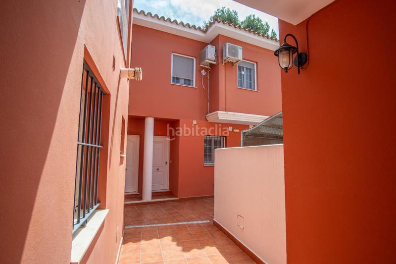 Foto ae25316e-37ef-4589-8ce5-d43fe413a92b. Casa adossada amb calefacció aparcament a Camposoto - Gallineras San Fernando