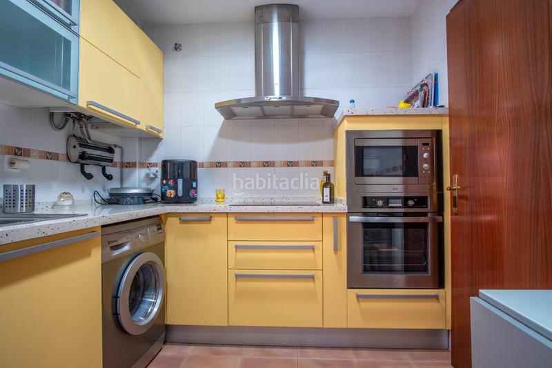 Foto b75c81c4-0177-4339-9359-398c6d9a913d. Casa adossada amb calefacció aparcament a Camposoto - Gallineras San Fernando