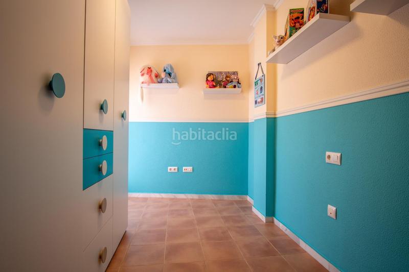 Foto cc6ce0c2-6e76-4c94-a809-e0baf725ff4c. Casa adossada amb calefacció aparcament a Camposoto - Gallineras San Fernando