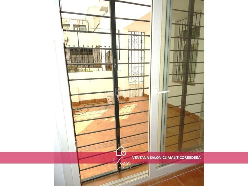 Foto e633ff16-3211-4c45-b5a3-ff81ccedd265. Casa adossada a Barriada Río San Pedro Puerto Real