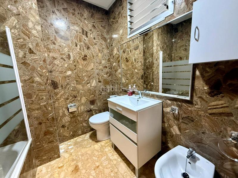 Foto 0217f4c2-f214-407f-8457-8745dea56e9c. Alquiler piso fantástico piso en el centro! en Sant Francesc Valencia