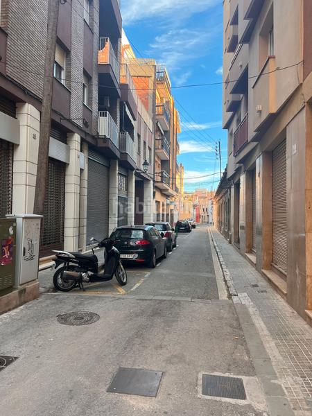 Foto 7a94f7fa-1589-4d8f-94bb-c897435f0619. Aparcament cotxe a Centre Viladecans