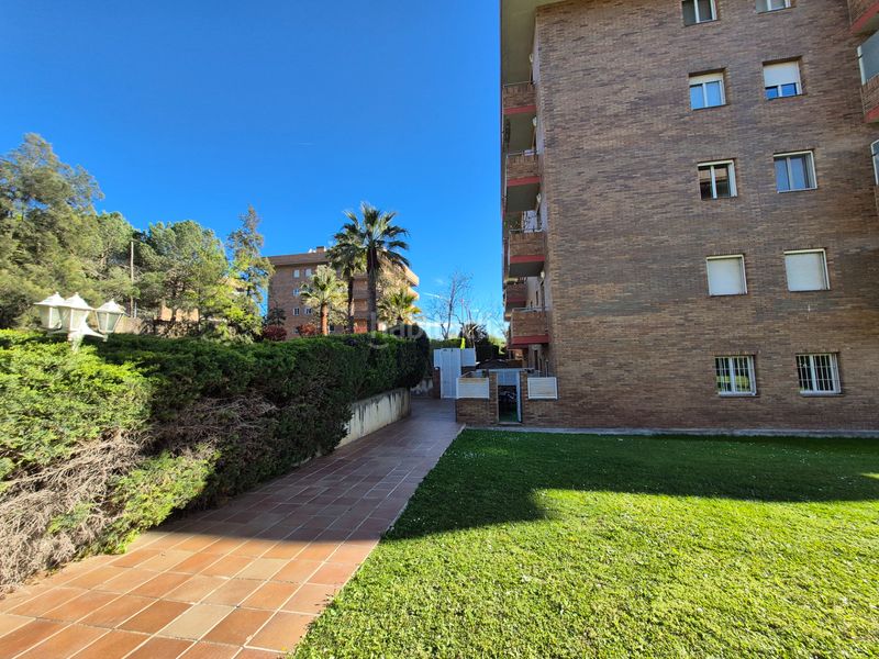 Foto f542fb1d-4dbe-4e1b-849f-58c5508be60e. Pis amb aparcament piscina a Ca n´Alzamora Rubí