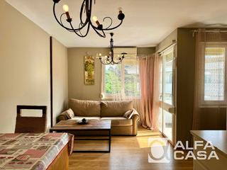 Miete Etagenwohnung  Domenech carles. Apartamento en alquiler de 2 habitaciones cerca de la playa de f