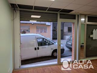 Local Comercial a Mas Baell-Can Carbó. Local comercial completamente reformado con posibilidad de alqui
