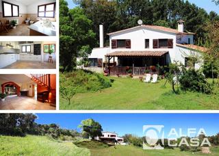 Casa a Maçanet de la Selva Poble. Masía con amplio terreno y encanto rural