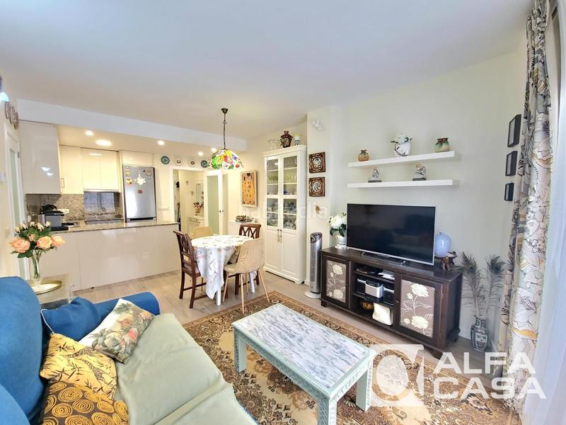 Foto ca13a167-f9c1-4300-bbfe-9dc632df31c9. Pis amb calefacció a Centre Lloret de Mar