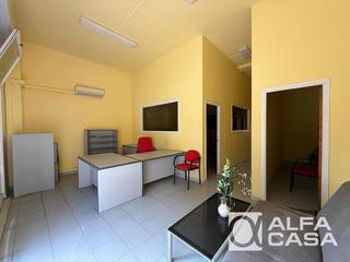 Local commercial  Pere codina i mont. Local en venta en fenals lloret de mar
