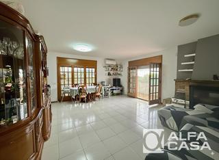 Maison  Castello. Casa en venta en los pinares con piscina privada y terreno ampli