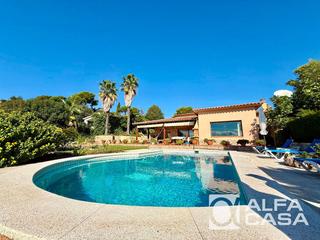 Maison à Canyelles. Villa de lujo en lloret de mar con vistas al mar y piscina priva