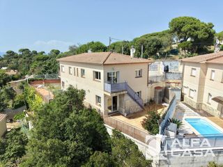 Maison à Lloret Residencial - Montlloret. Casa adosada en aiguaviva, vidreres
