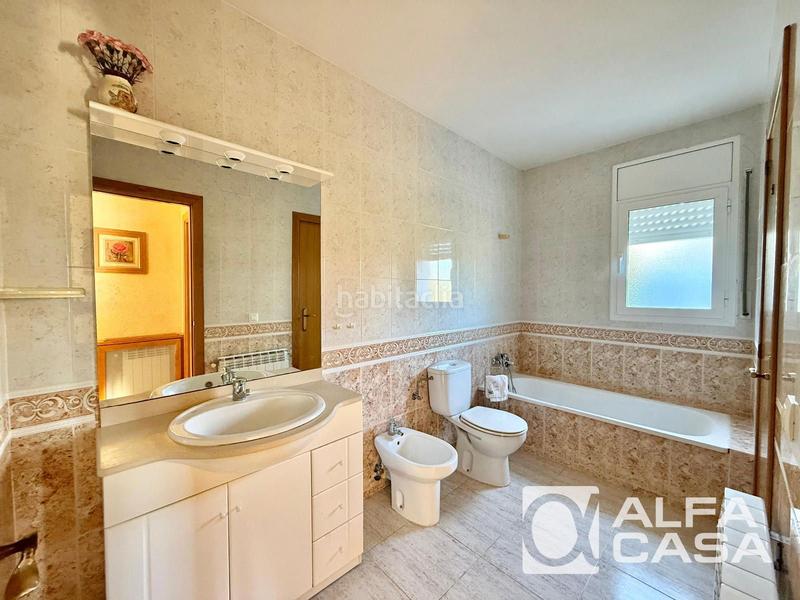 Foto 3c8f1e7b-3cbe-4a8d-860a-0e5b2d55c4d0. Casa amb calefacció aparcament piscina a Santa Clotilde Lloret de Mar