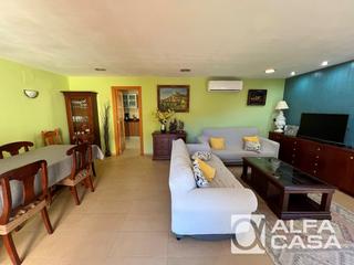 Casa a Santa Maria de Llorell. Chalet adosado con vistas al mar con licencia turística en santa