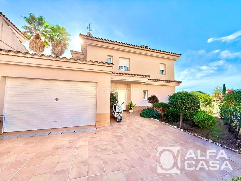 Foto 2246cccb-a56a-4f27-91dc-fcb8347ee47c. House with heating parking pool in Roca Grossa Lloret de Mar