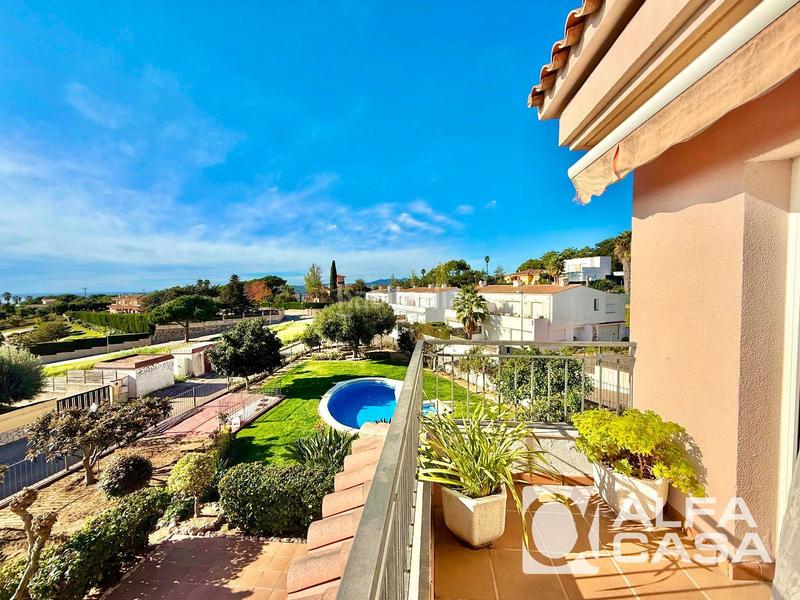 Foto 73904e96-065c-482f-823c-7d7b318185f6. House with heating parking pool in Roca Grossa Lloret de Mar