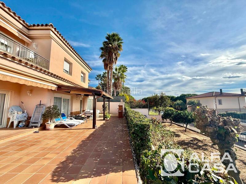 Foto 85d03fa2-bd3f-47de-a40a-336a9c99172a. House with heating parking pool in Roca Grossa Lloret de Mar