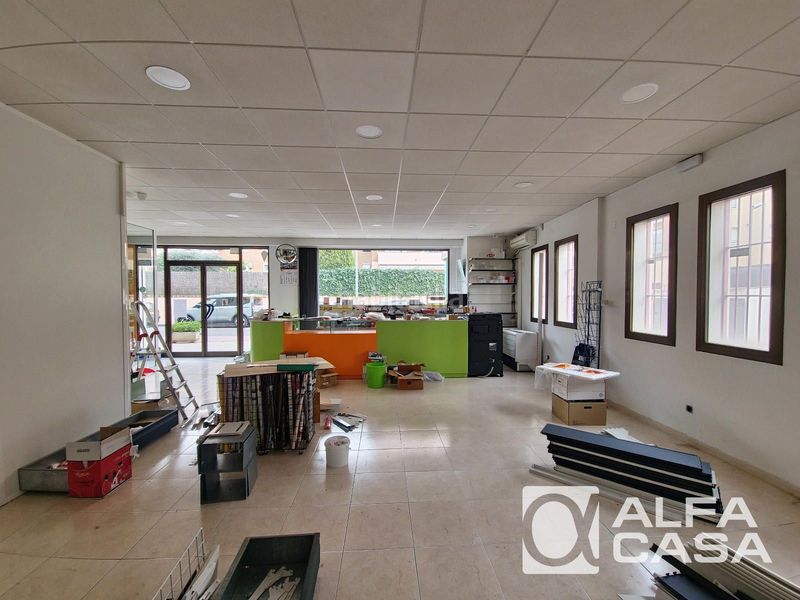 Foto ba9b2554-7d8b-4e12-bf5b-ef41c868edb3. Local comercial a Fenals Lloret de Mar
