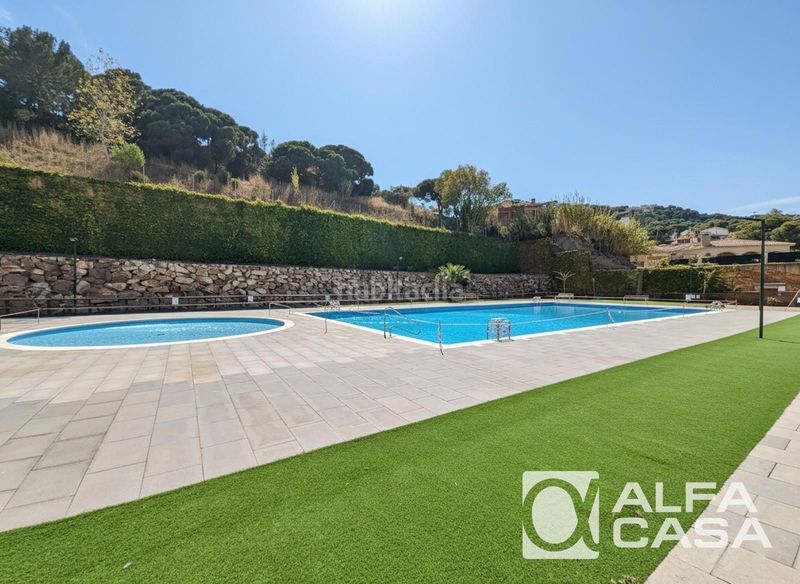 Foto b43a9f6c-3ed3-4e53-8f9d-296189c3e8b1. Pis amb calefacció aparcament piscina a Roca Grossa Lloret de Mar