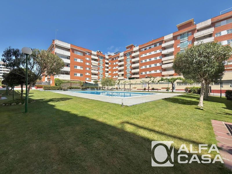 Foto 572f73c2-1ae5-4e47-aab6-14aef06479f6. Pis amb calefacció aparcament piscina a Fenals Lloret de Mar