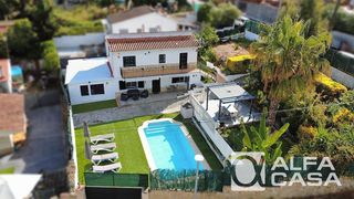 Casa  Empuries. Casa en venta en la creu de lloret de mar  piscina y 2 plantas