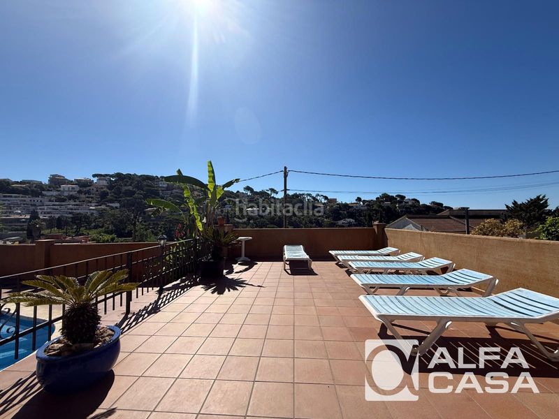 Foto 2d702569-89c5-4537-9a2e-10b7b57f80f9. Casa amb calefacció aparcament piscina a Serra Brava Lloret de Mar