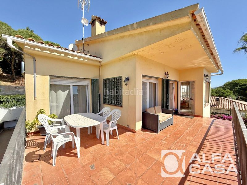 Foto 3aba63aa-8dbf-421e-a3e8-abef23aaf1ac. Casa amb calefacció aparcament piscina a Serra Brava Lloret de Mar
