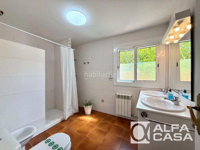 Foto c1223a15-49ca-4014-a40c-9f1547e44114. Casa amb calefacció aparcament piscina a Serra Brava Lloret de Mar