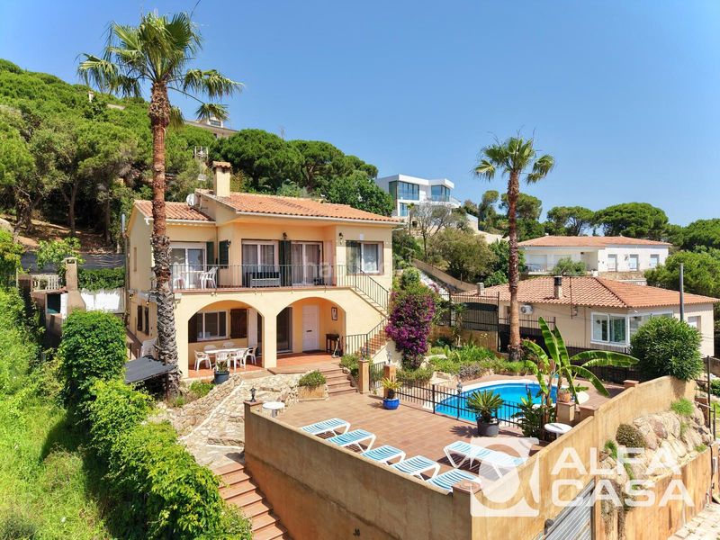 Foto ecd6ee8f-2db0-442a-ad9b-48d566162f56. Casa amb calefacció aparcament piscina a Serra Brava Lloret de Mar