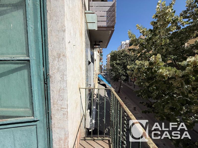Foto 4165ab89-b6c5-4f96-b0b7-e439586f8977. Edificio  en venta con local comercial a 100 m del mar en Blanes