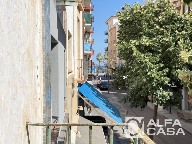 Foto 7126c979-a40f-493b-b2cf-1e19622df5c7. Edificio  en venta con local comercial a 100 m del mar en Blanes