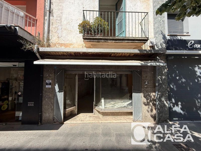 Foto 7fc8405a-b1c9-4e47-b100-942fb11c023f. Edificio  en venta con local comercial a 100 m del mar en Blanes
