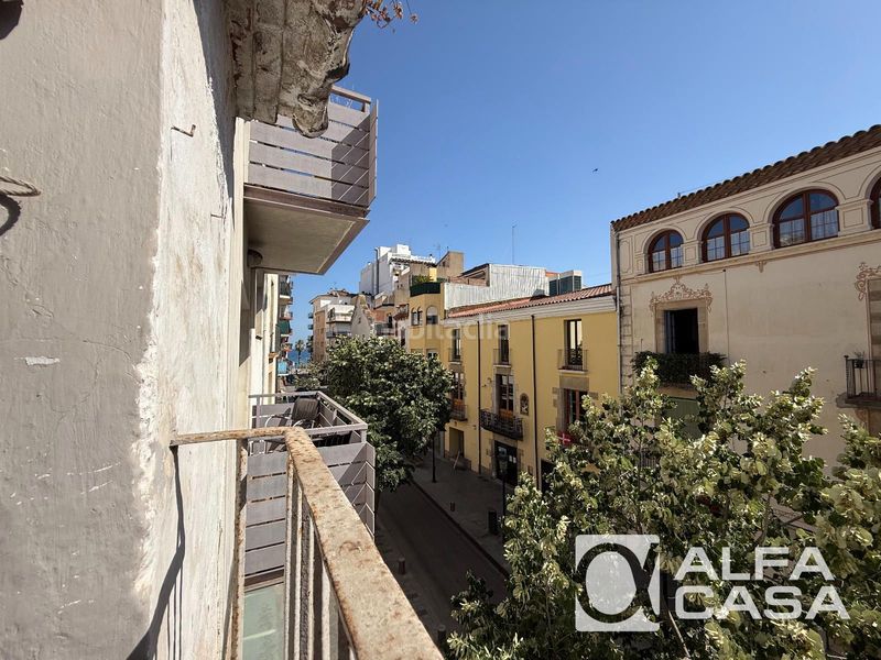 Foto 9bf038e1-b181-41a4-8751-1e75e61ff847. Edificio  en venta con local comercial a 100 m del mar en Blanes