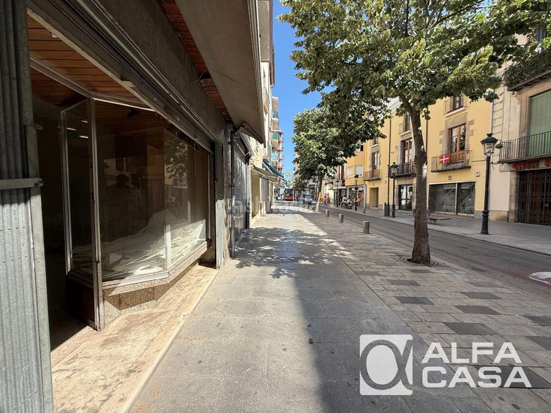 Foto b6679abb-f4b4-48c3-8ba4-529d8d27c374. Edificio  en venta con local comercial a 100 m del mar en Blanes