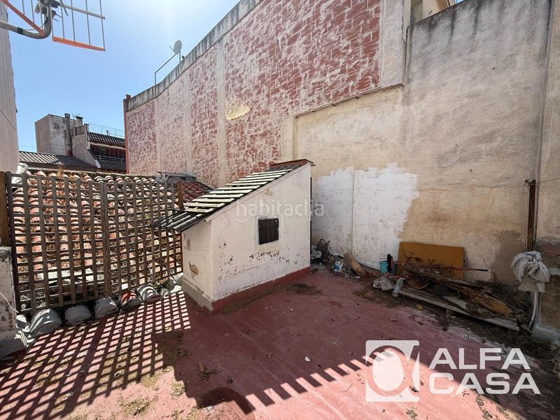 Foto b7442672-a56b-4271-bf90-ab46f13eda64. Edificio  en venta con local comercial a 100 m del mar en Blanes