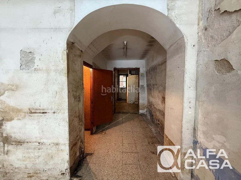 Foto ef8c81b7-879d-4b49-aebb-3e80f2668b22. Edificio  en venta con local comercial a 100 m del mar en Blanes