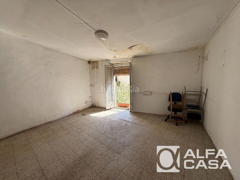 Foto f8a52a0d-3390-44f2-bdd7-7c3d6da1cfac. Edificio  en venta con local comercial a 100 m del mar en Blanes
