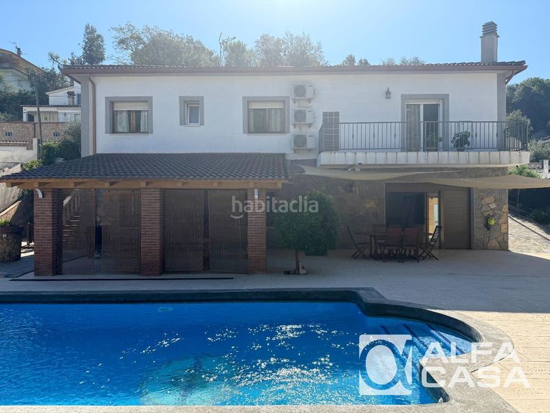 Foto 986f110f-0d24-4597-b308-43489aeb1d83. Casa amb calefacció piscina a Aiguaviva Parc Vidreres