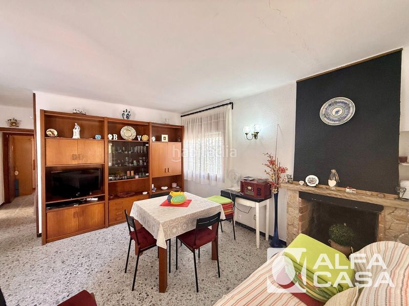 Foto 4325bd3a-9179-4c8f-81e6-e4a468f605ed. Casa amb aparcament a Aiguaviva Parc Vidreres